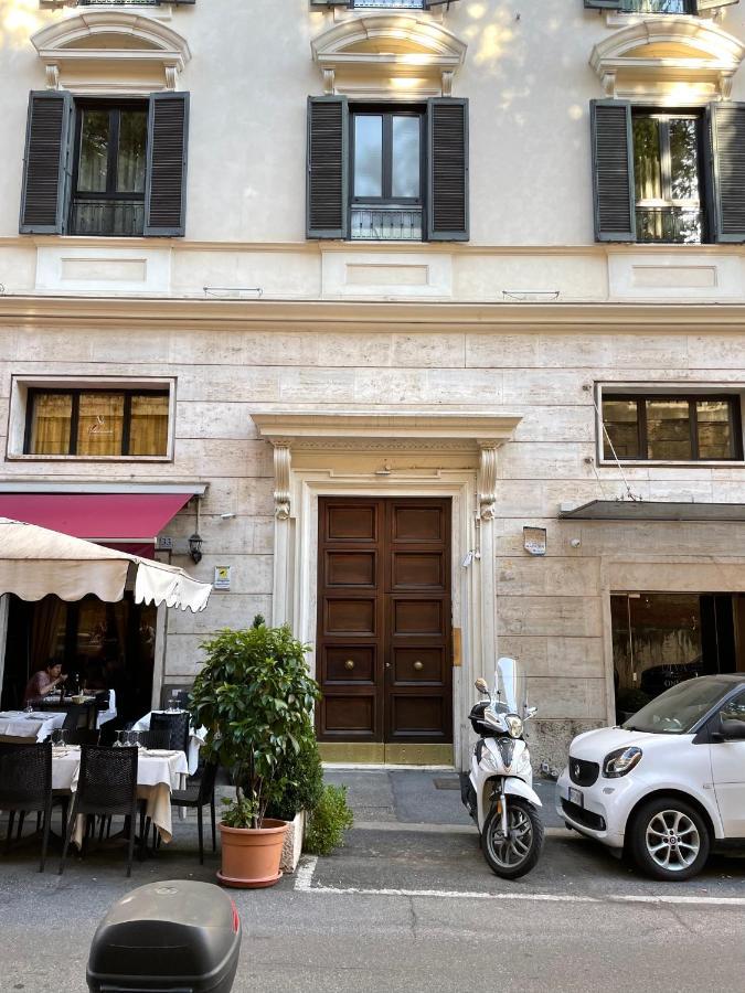 Apartment Aurora House - Accogliente A Barberini Rom