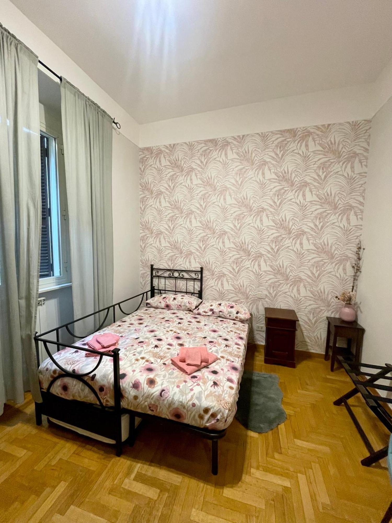 Apartment Aurora House - Accogliente A Barberini Rom